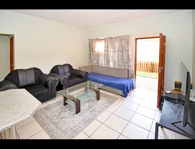 2 BEDROOM APARTMENT FOR SALE IN NORTH RIDING AH